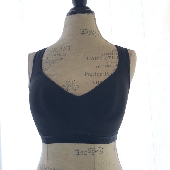 Under Amour Black Sports Bra - Picture 2 of 10